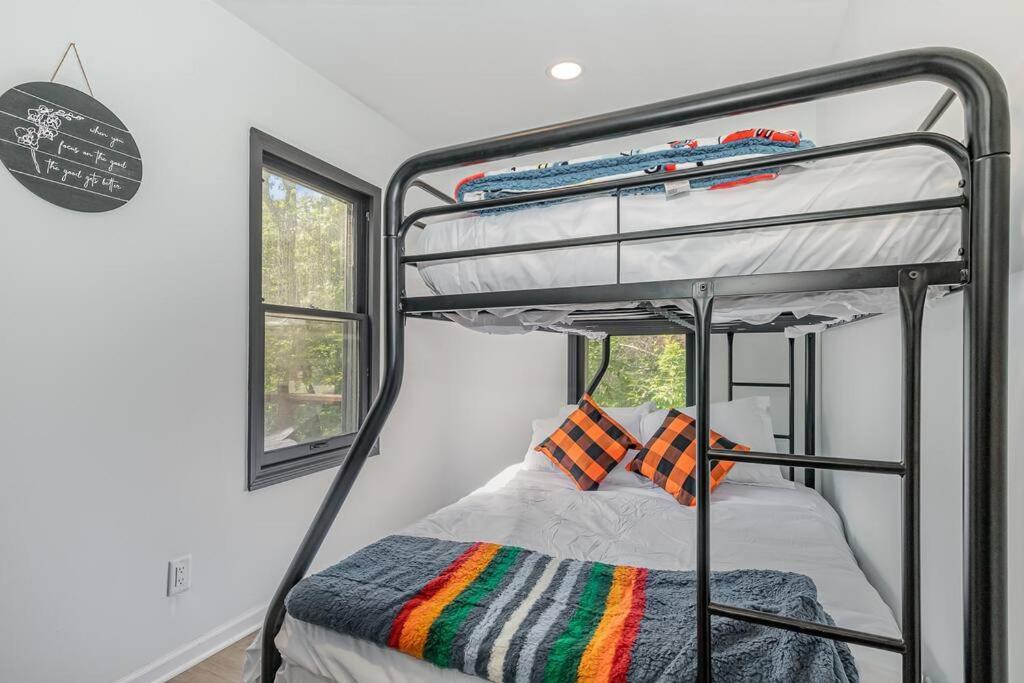 Black Cabin Getaway In Woods I Valpo Valparaiso Dış mekan fotoğraf