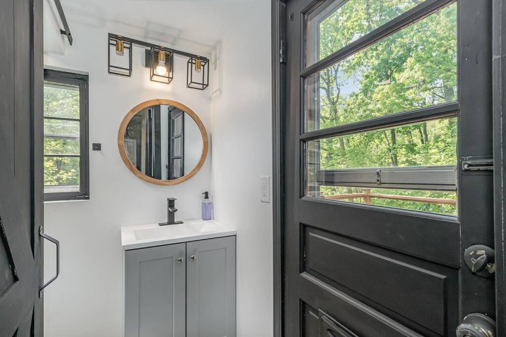 Black Cabin Getaway In Woods I Valpo Valparaiso Dış mekan fotoğraf
