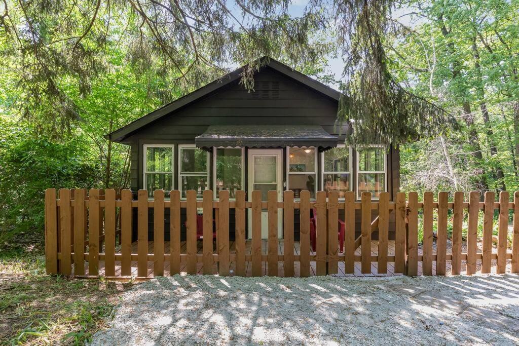 Black Cabin Getaway In Woods I Valpo Valparaiso Dış mekan fotoğraf