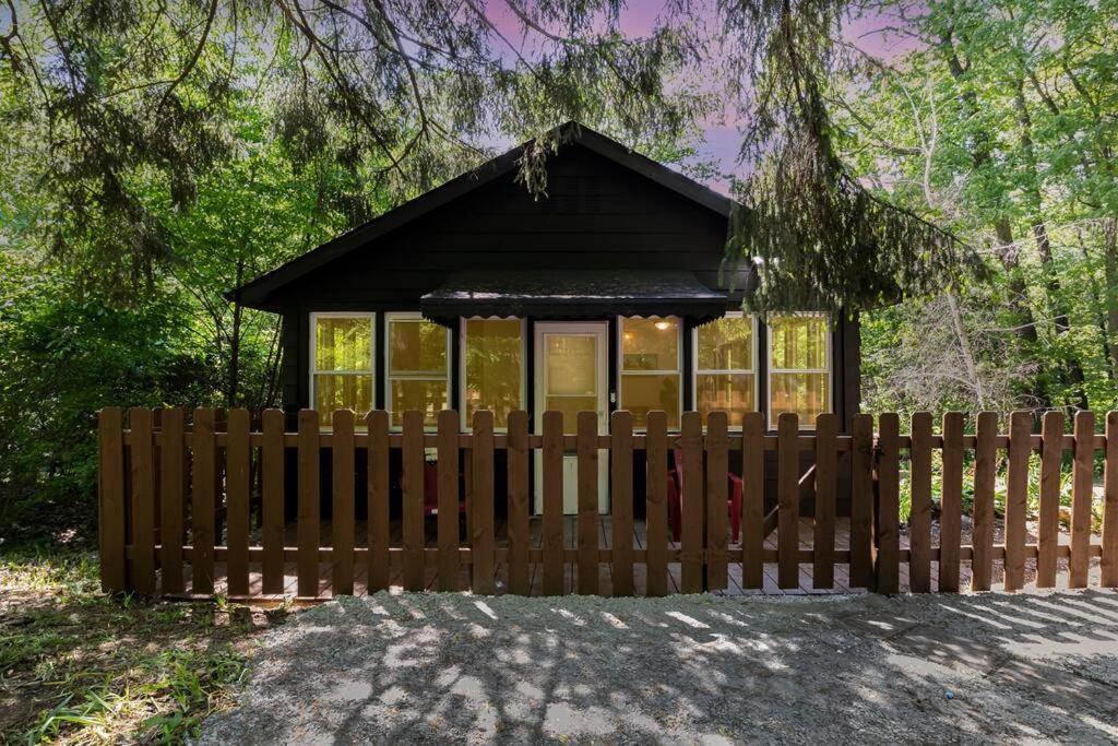 Black Cabin Getaway In Woods I Valpo Valparaiso Dış mekan fotoğraf